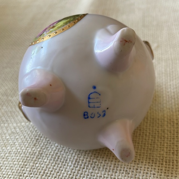 VTG porcelain romantic scene mini oil lamp 4” tall - Picture 4 of 8